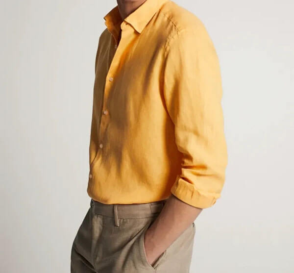 黄色亚麻衬衫