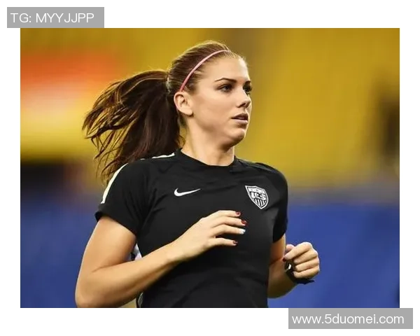 上海足球明星与超模的璀璨人生交汇点揭示时尚与运动的完美结合